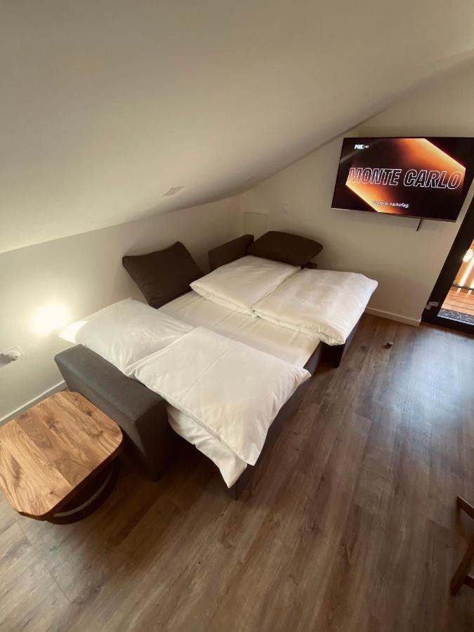 Beewood Apartment Križe Екстериор снимка