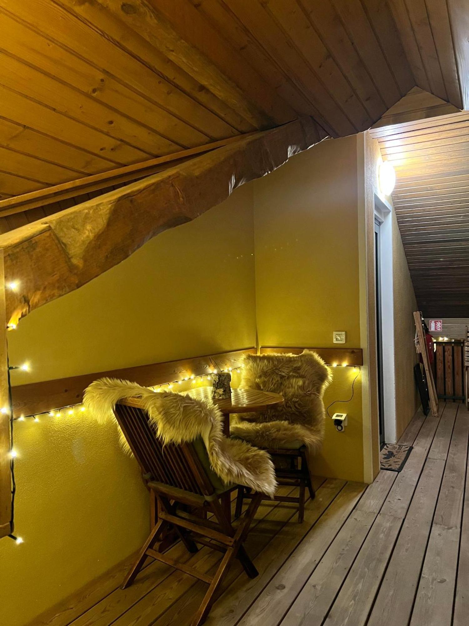 Beewood Apartment Križe Екстериор снимка